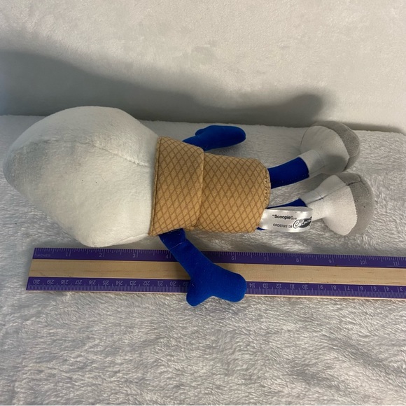 Culver's SCOOPIE 10" Plush Ice Cream Frozen Custard Plush Mascot 2016 - Picture 2 of 3